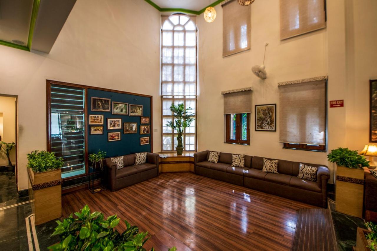 โรงแรมรันธัมบอร์ รีเจนซี ซาวาย มาโดปูร์ ภายนอก รูปภาพ
