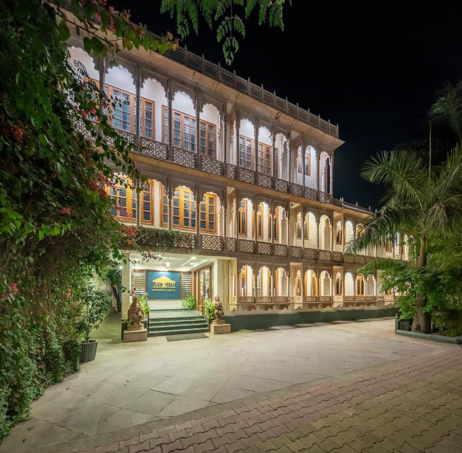 โรงแรมรันธัมบอร์ รีเจนซี ซาวาย มาโดปูร์ ภายนอก รูปภาพ