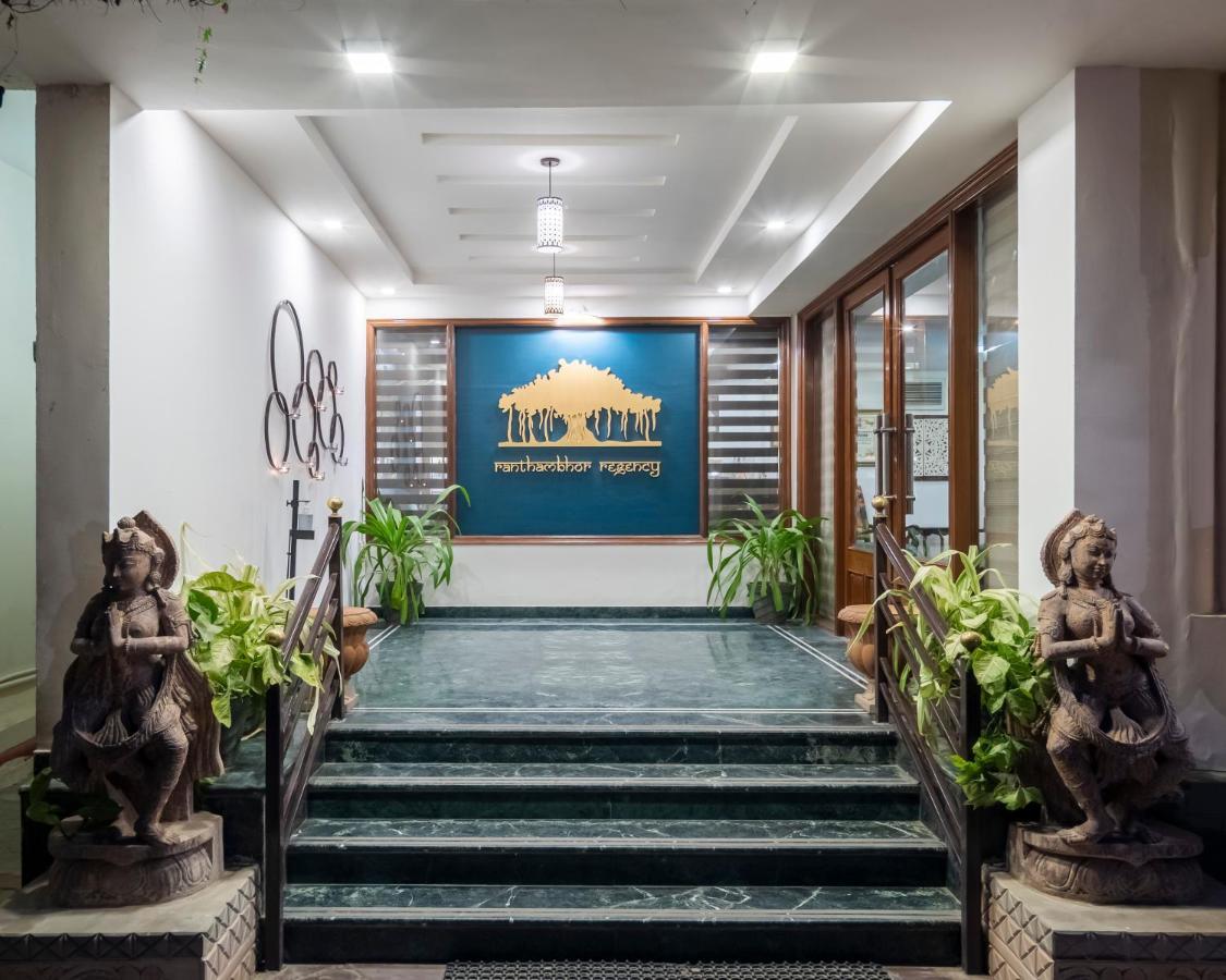 โรงแรมรันธัมบอร์ รีเจนซี ซาวาย มาโดปูร์ ภายนอก รูปภาพ