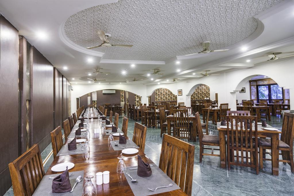 โรงแรมรันธัมบอร์ รีเจนซี ซาวาย มาโดปูร์ ภายนอก รูปภาพ
